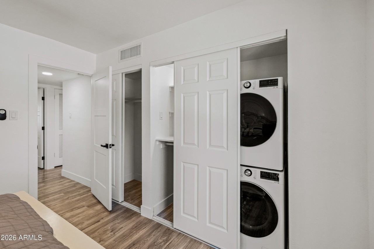 1010 E Osborn Rd #E - Photo 5 of 45