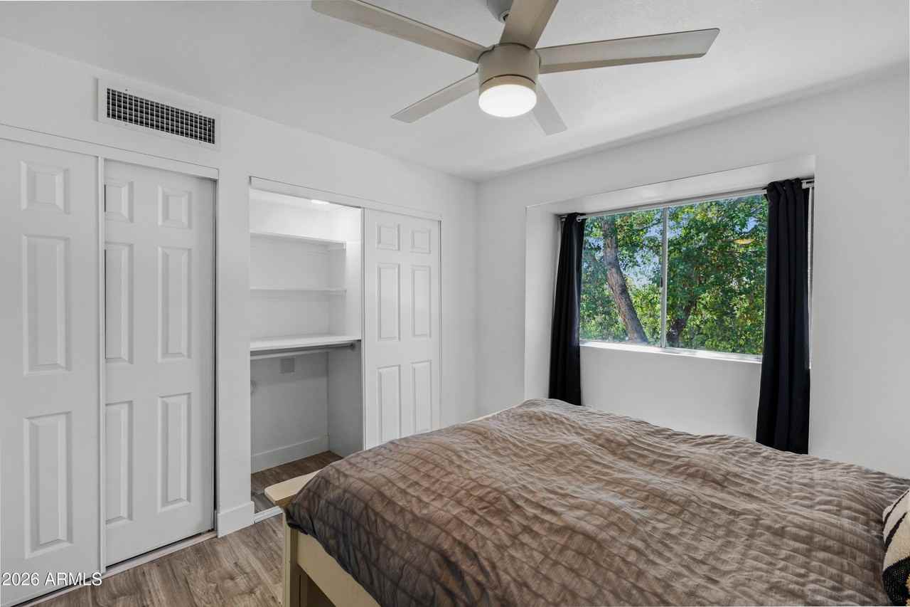 1010 E Osborn Rd #E - Photo 6 of 45