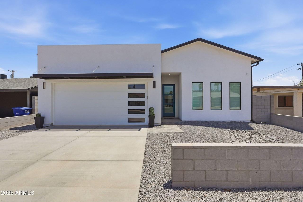 2009 E Don Carlos Ave - Photo 2 of 48