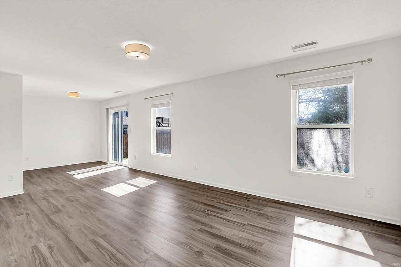 5611 W Tensleep Rd - Photo 3 of 28