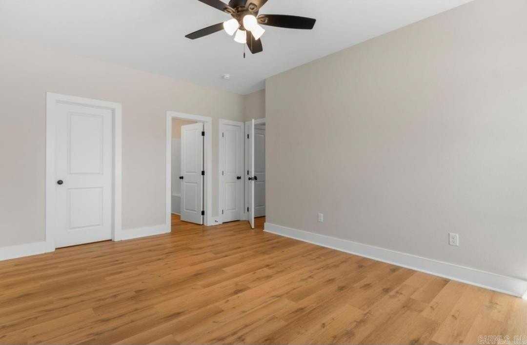 921 Banner St - Photo 7 of 16