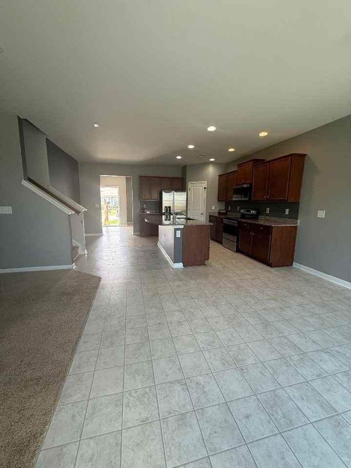 2934 Ellesmere Cir - Photo 3 of 14