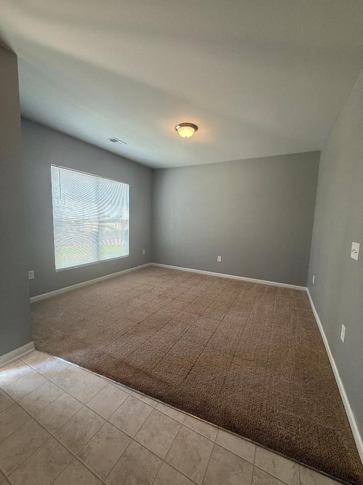 2934 Ellesmere Cir - Photo 4 of 14