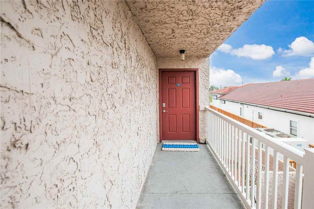14428 Compass St #201 - Photo 4 of 38