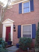 520 N Poplar St - Photo 1 of 1