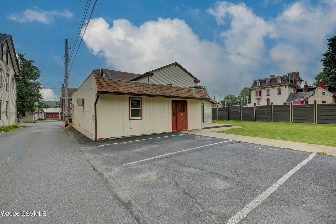 347 Water St - Photo 5 of 17