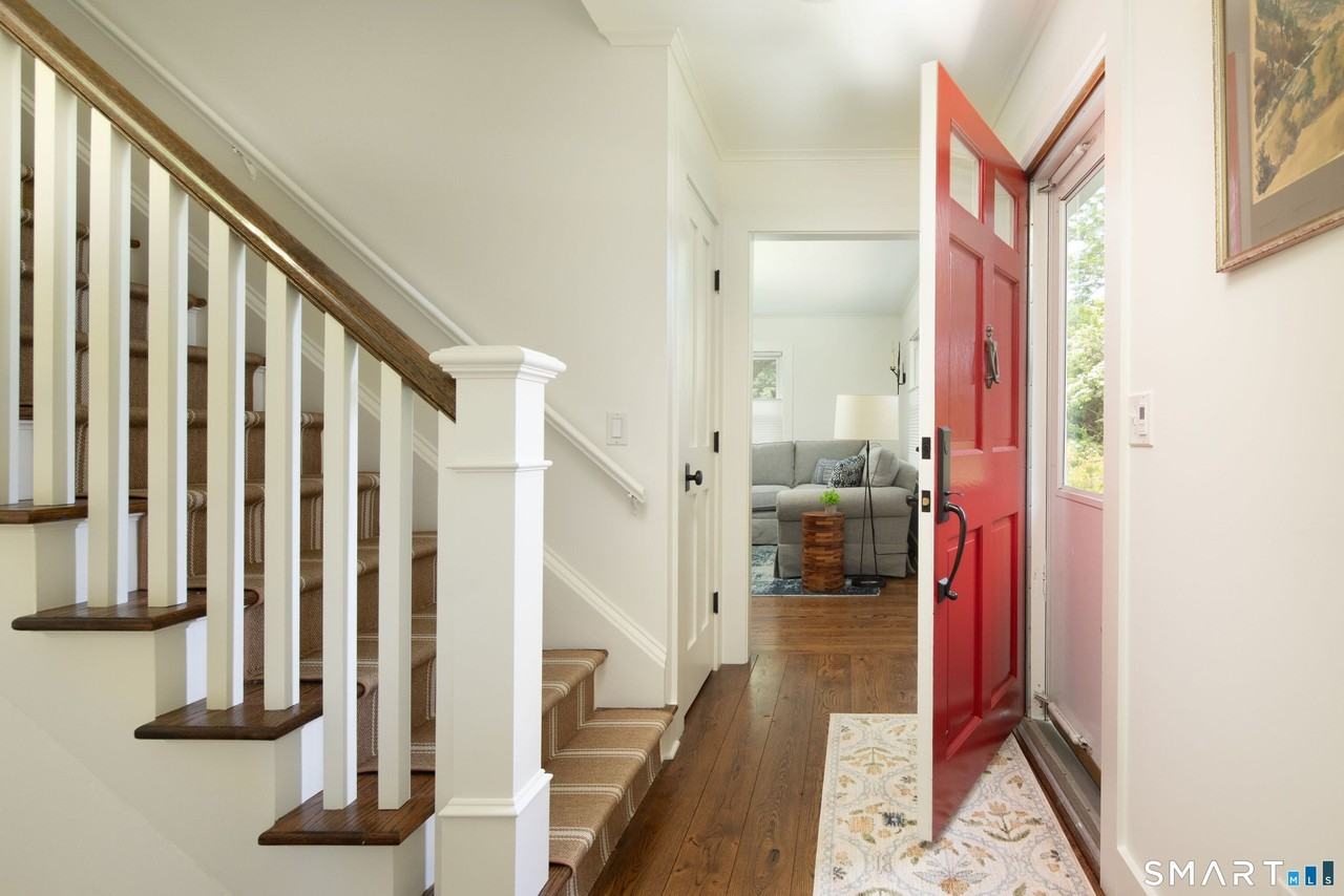 12 Red Bird Ln - Photo 3 of 25