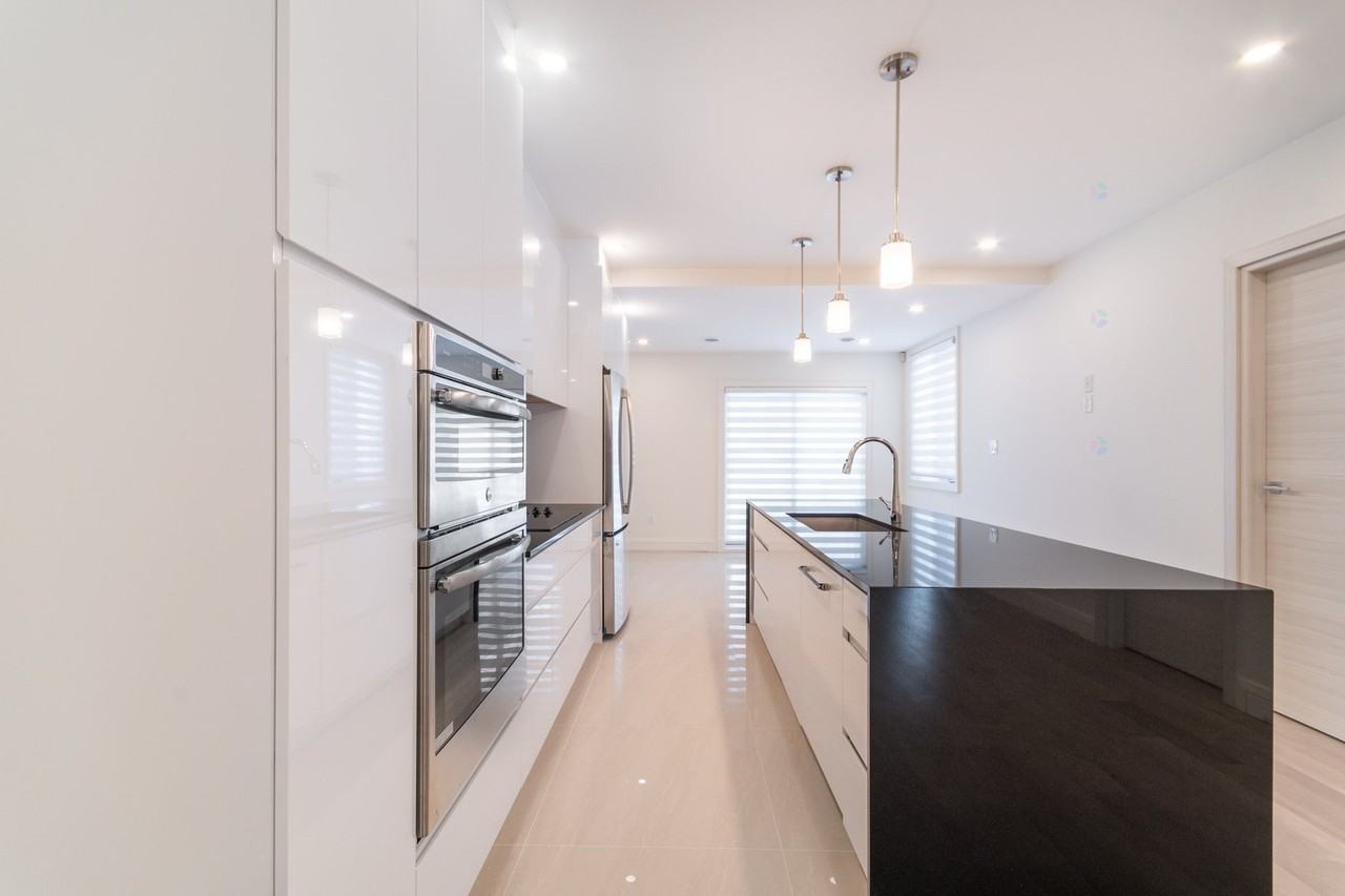 5379 Av Coolbrook - Photo 2 of 18