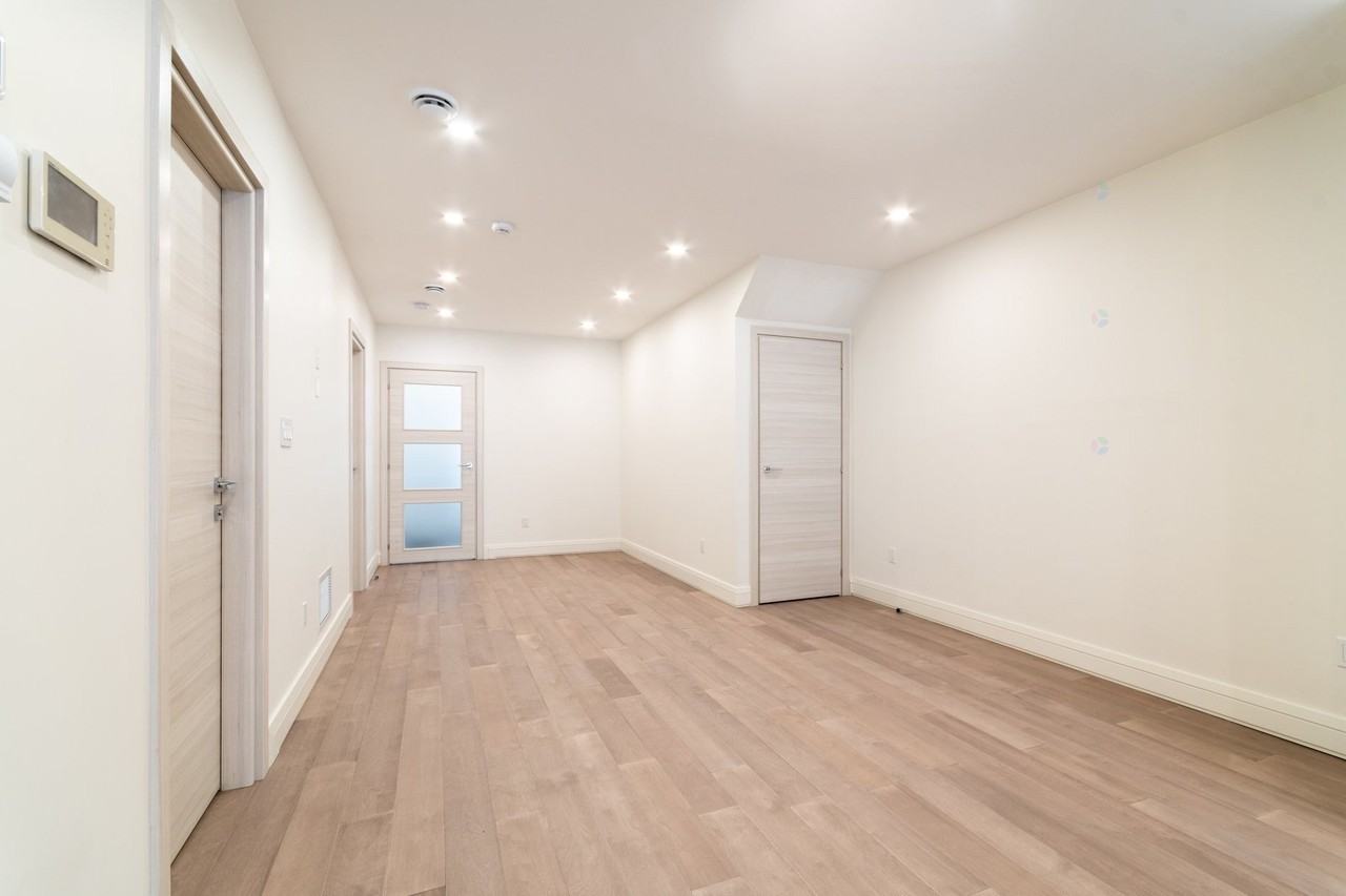 5379 Av Coolbrook - Photo 5 of 18