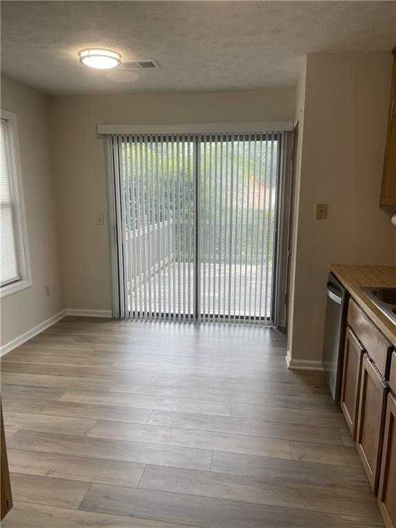 4858 Chapelle Ct - Photo 3 of 15