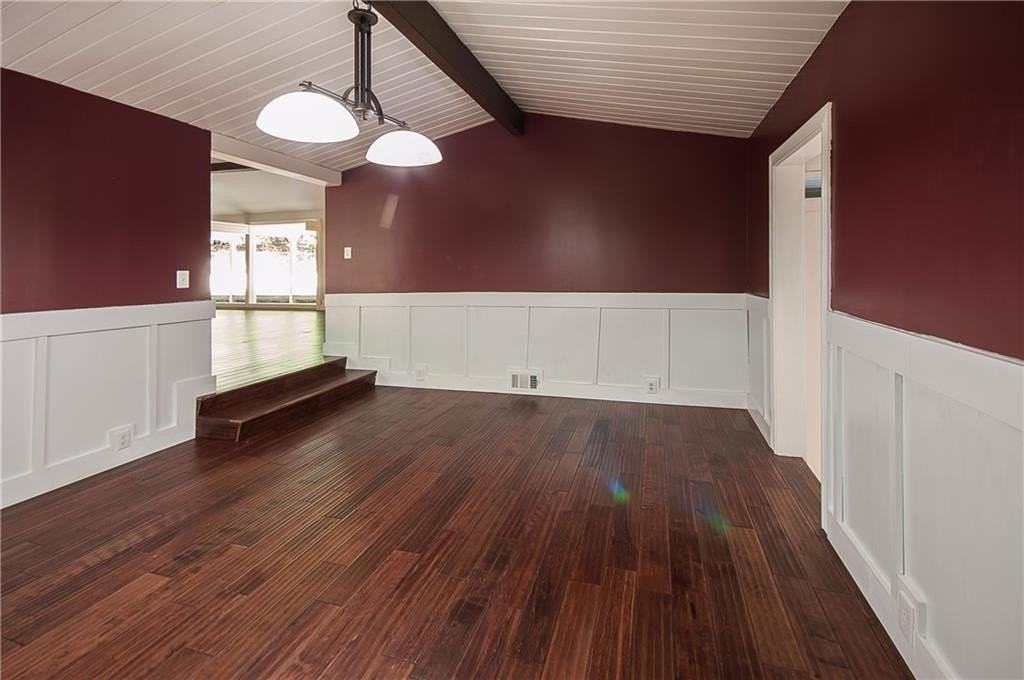 5270 Riverview Rd - Photo 5 of 20