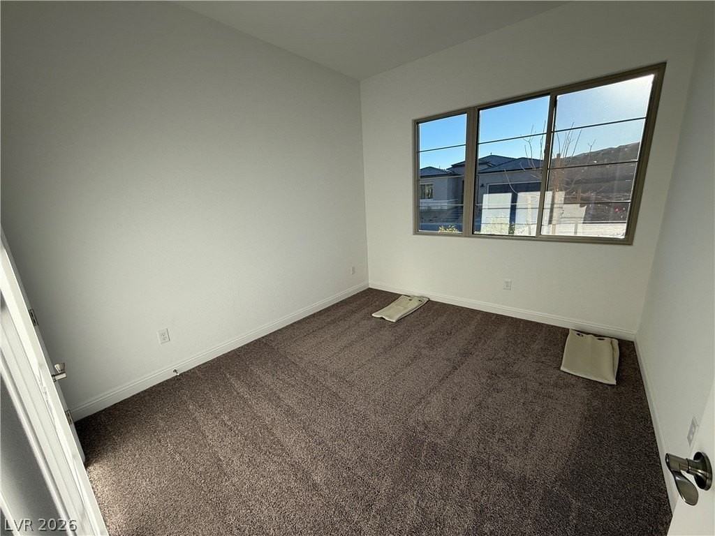 162 Sun Glaze Ave - Photo 7 of 34