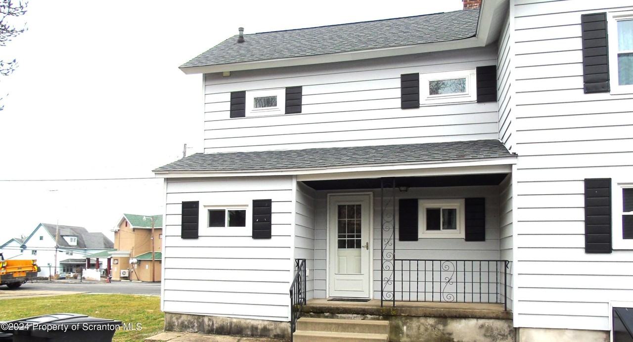112 E Elm St #1 - Photo 2 of 20