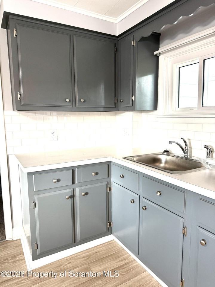 112 E Elm St #1 - Photo 6 of 20