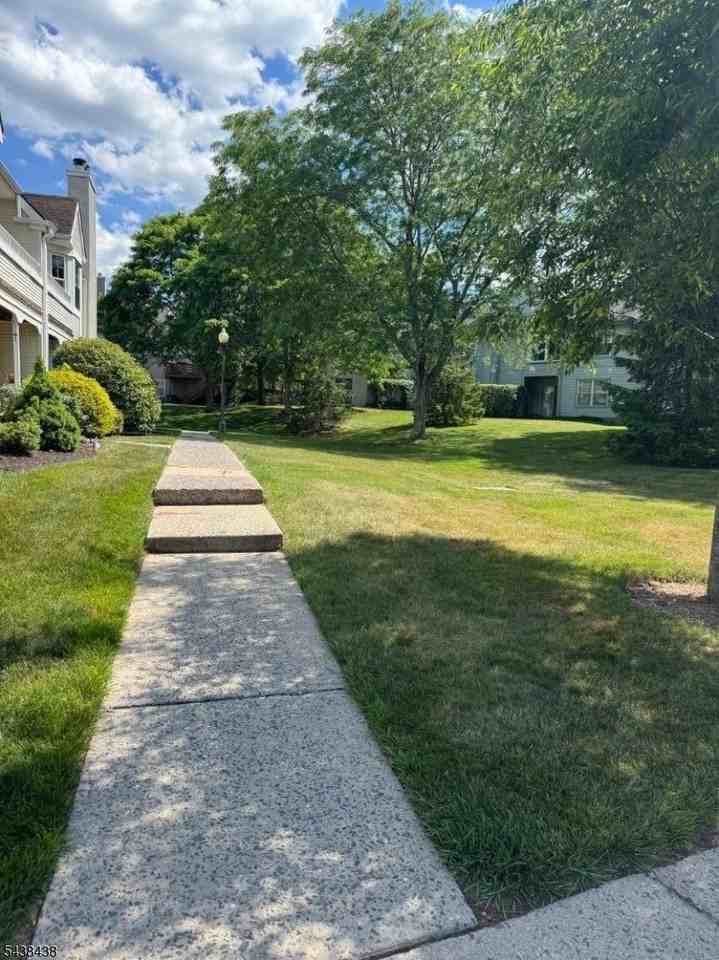 1410 Pinhorn Dr - Photo 2 of 10