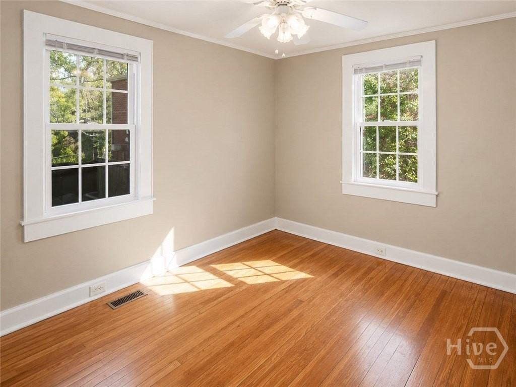 312 N Jefferson St Ne - Photo 4 of 19