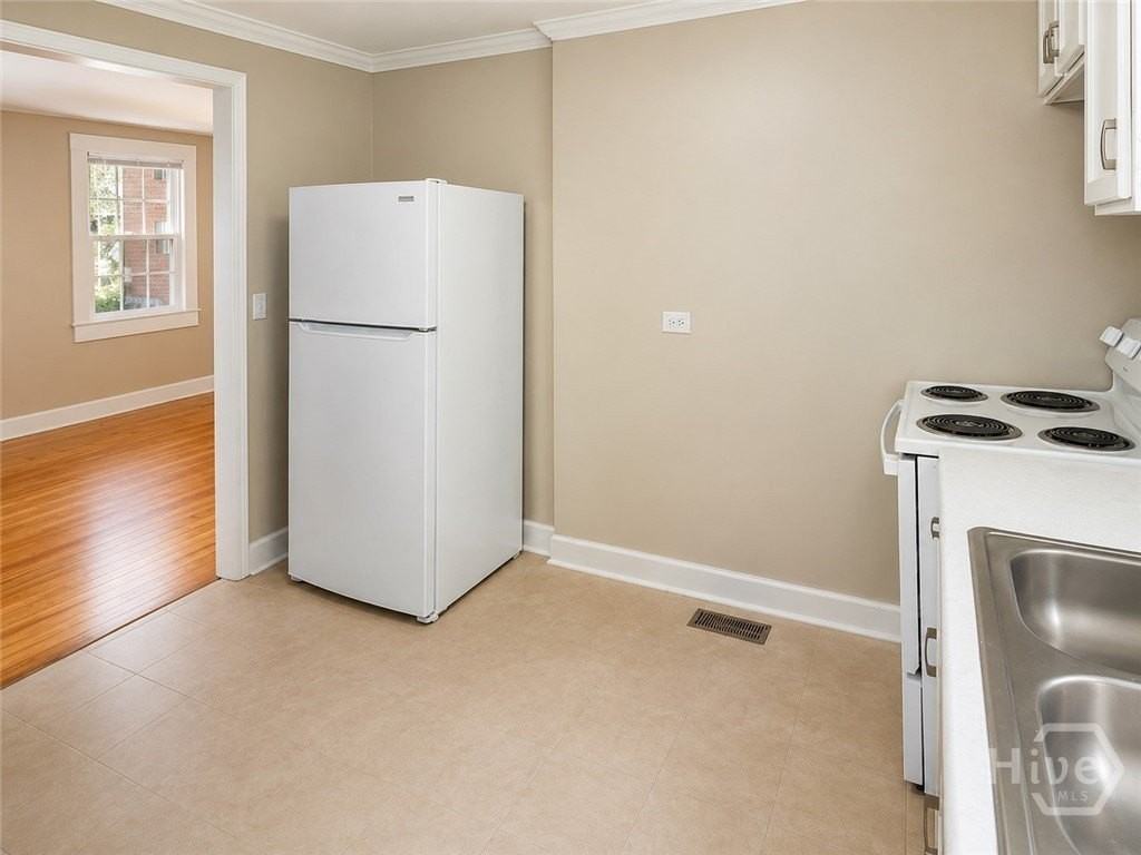 312 N Jefferson St Ne - Photo 6 of 19
