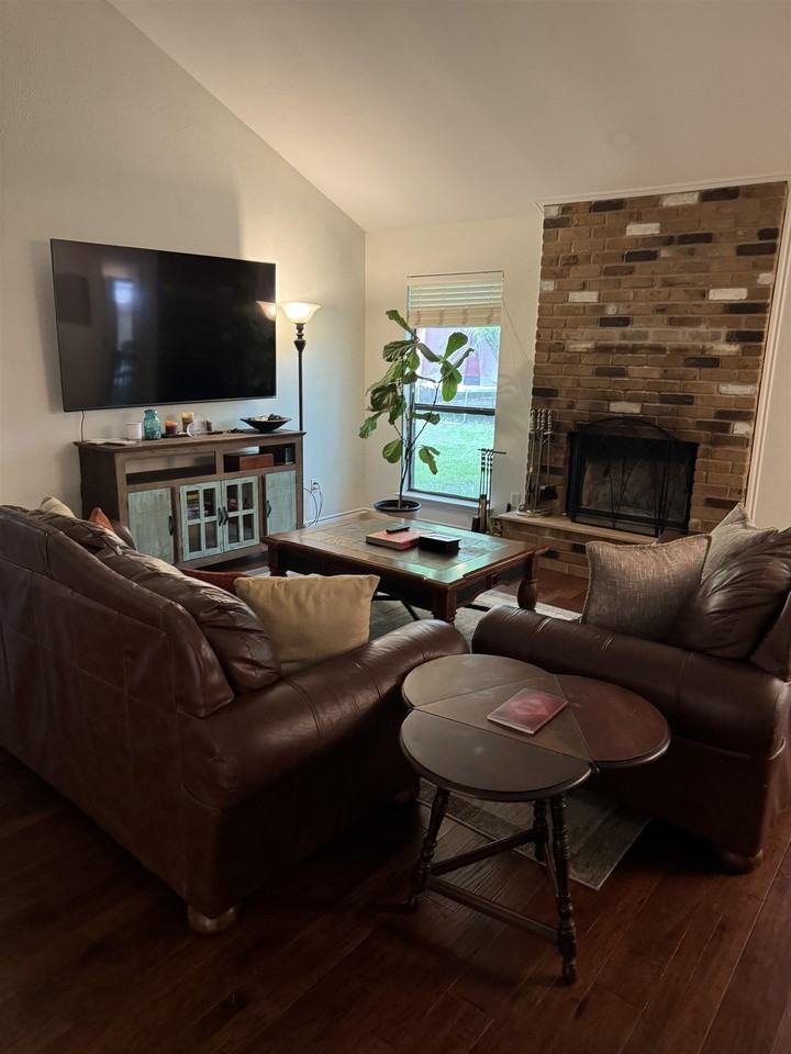 342 Columbine Cir - Photo 4 of 13