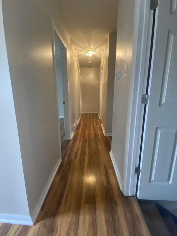 1725 Scarbrough Ct - Photo 4 of 11