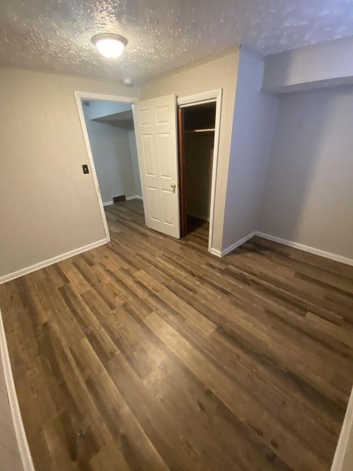 1725 Scarbrough Ct - Photo 5 of 11