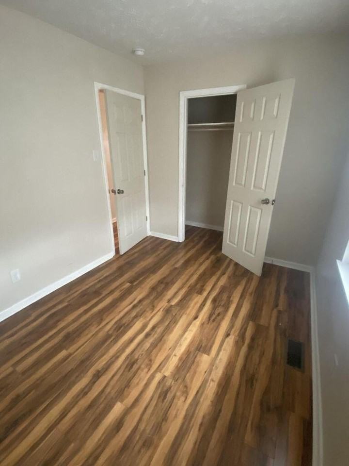 1725 Scarbrough Ct - Photo 6 of 11