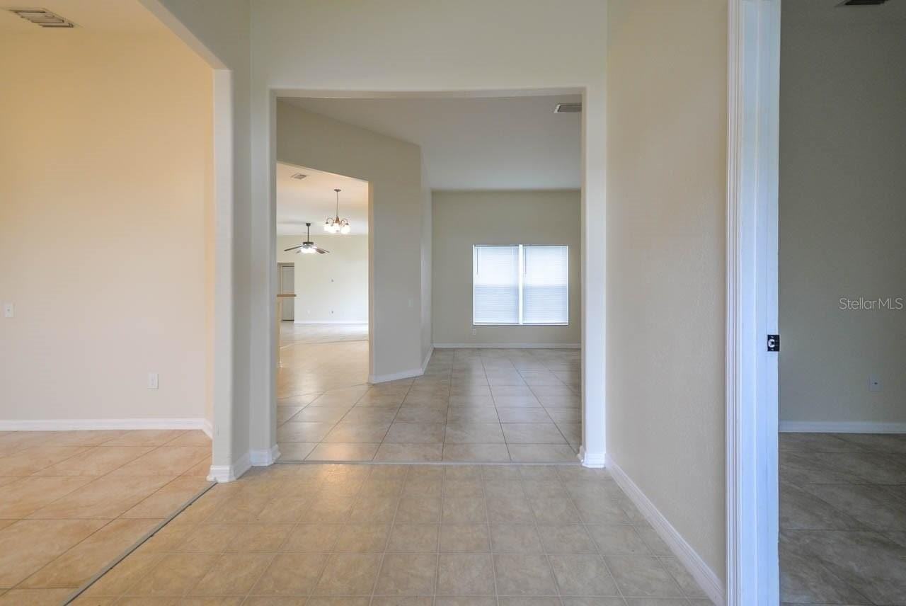 1607 Avondale Ridge Dr - Photo 2 of 24