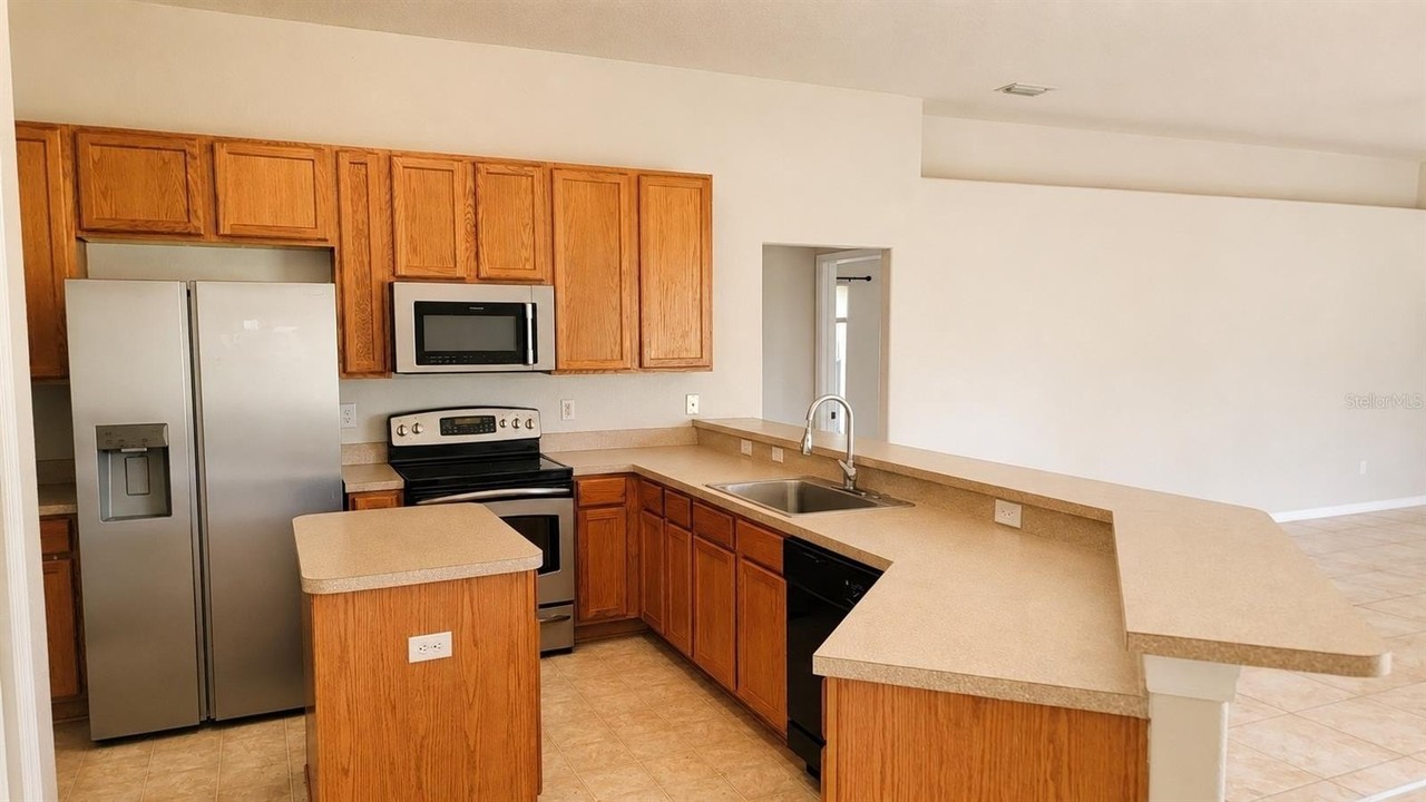 1607 Avondale Ridge Dr - Photo 6 of 24