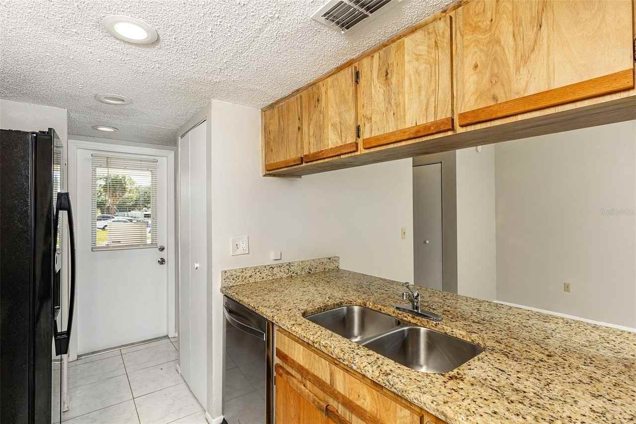 2517 E Stanley Matthew Cir - Photo 5 of 18