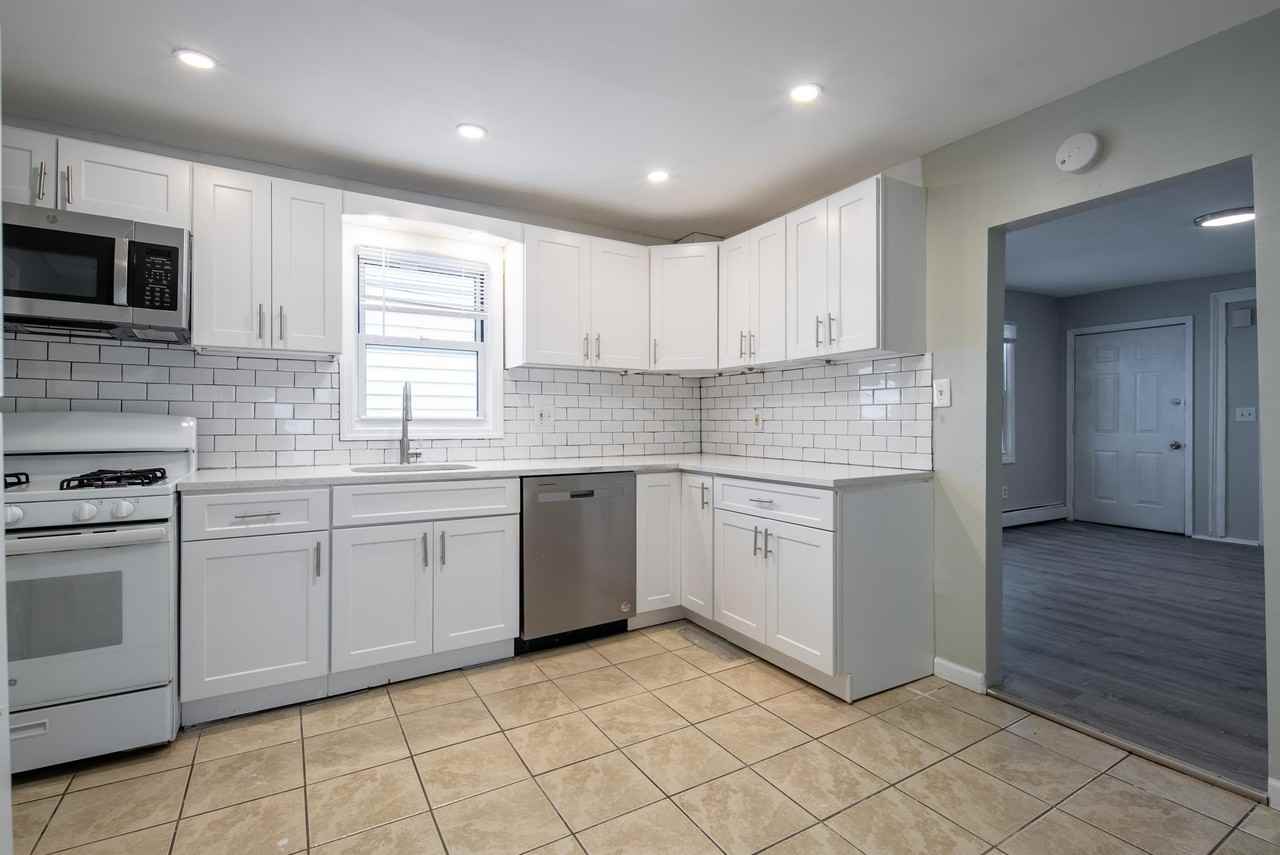 623 4th St #2 - Photo 4 of 30