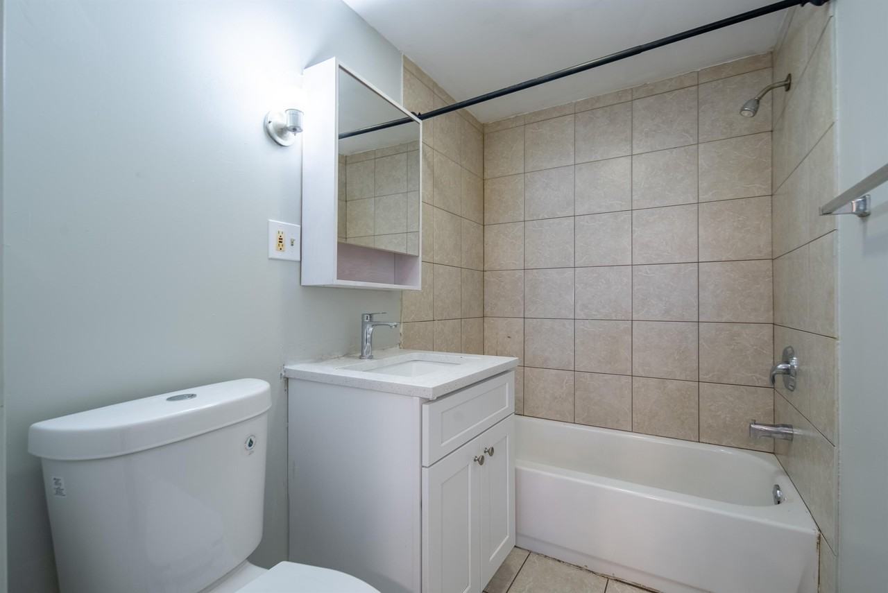 623 4th St #2 - Photo 7 of 30