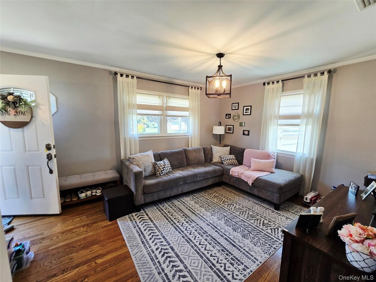 2574 7th St - Photo 4 of 9