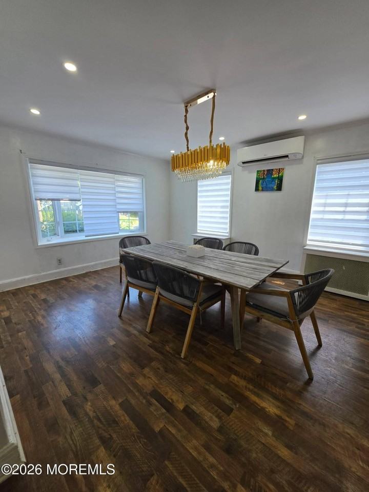 9 Berg Ave - Photo 5 of 15
