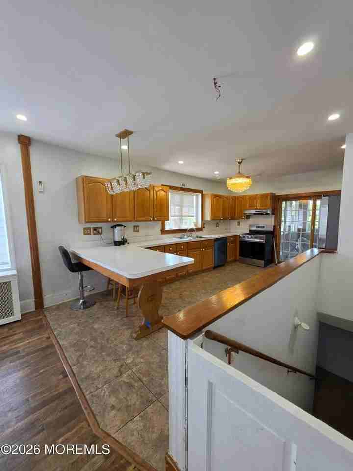 9 Berg Ave - Photo 6 of 15