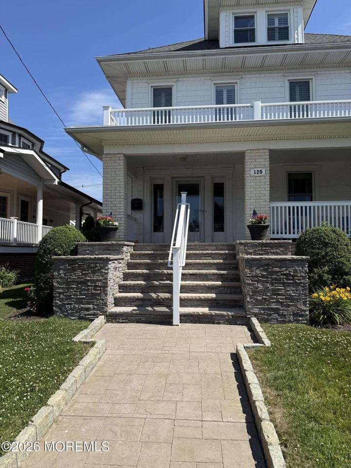120 Garfield Ave - Photo 3 of 34
