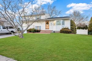 featured image of 1121 Darlene Ave