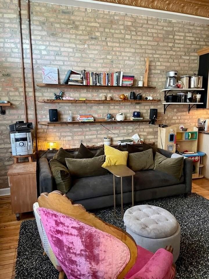 1038 W 32nd St #1 - Photo 3 of 27