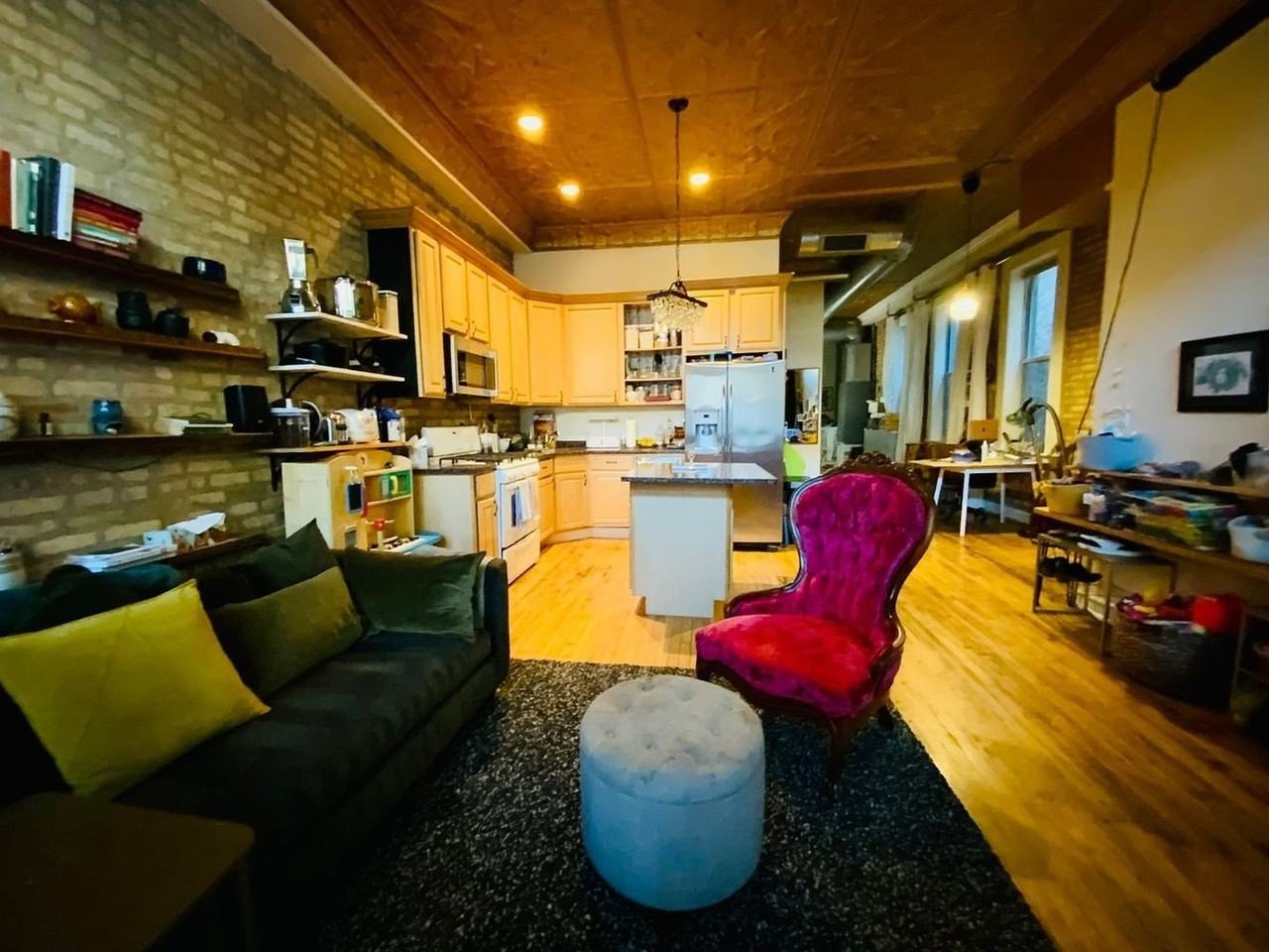 1038 W 32nd St #1 - Photo 7 of 27