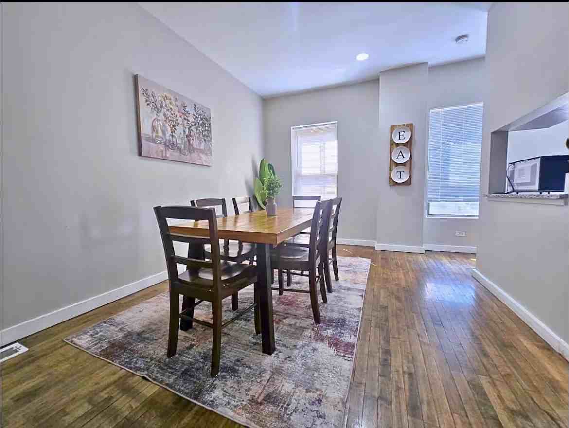 610 N May St #CH - Photo 5 of 29