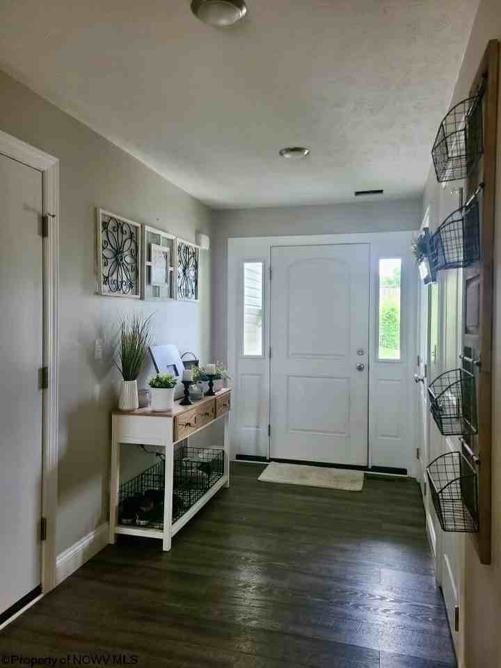 3047 6th Ave - Photo 2 of 9