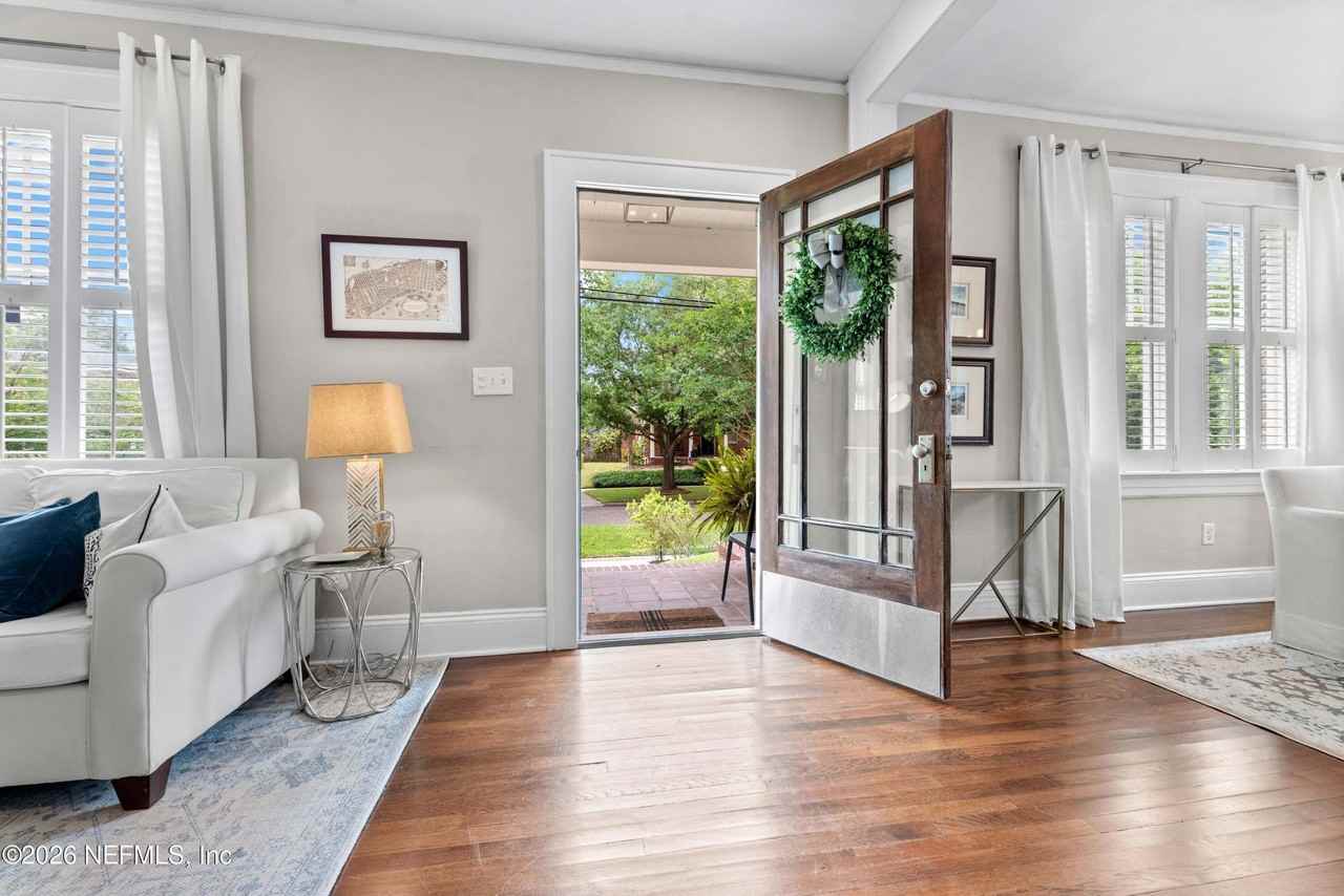 1347 Belvedere Ave - Photo 3 of 30