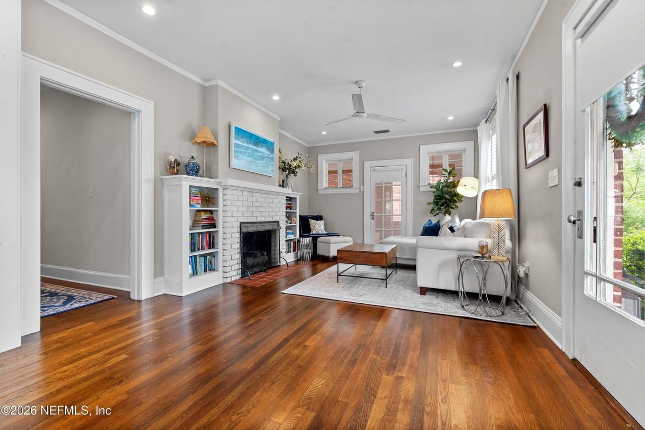 1347 Belvedere Ave - Photo 4 of 30