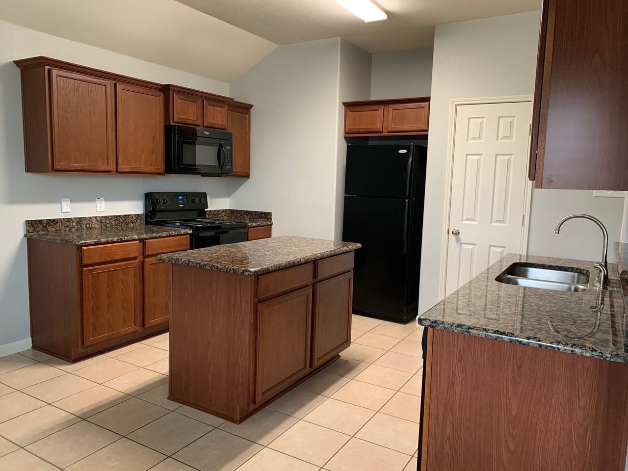2100 Cypress Way - Photo 3 of 14