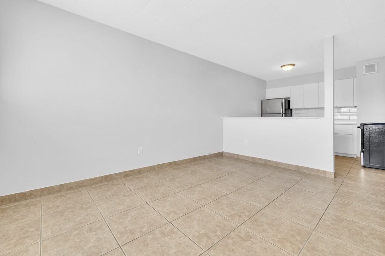 833 Pillette Road #34 - Photo 4 of 11
