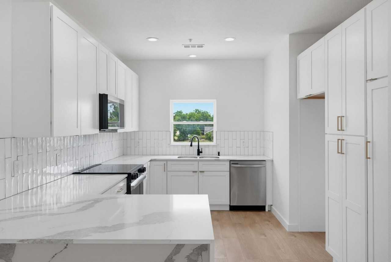 504 S O Connor Rd - Photo 3 of 23