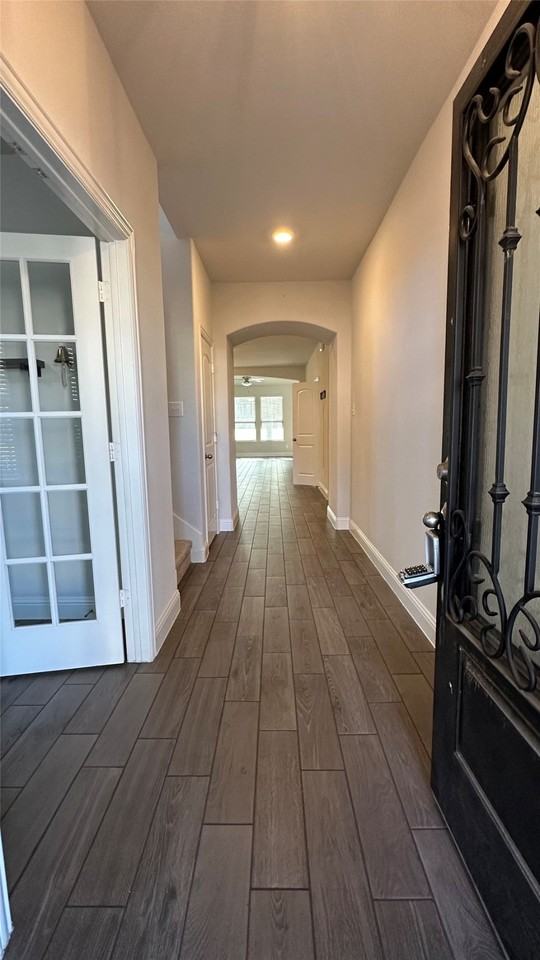 406 Parkford Dr - Photo 2 of 24