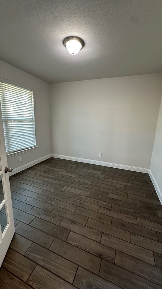 406 Parkford Dr - Photo 3 of 24