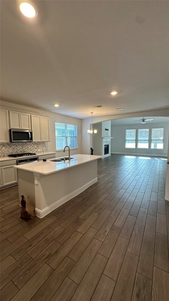 406 Parkford Dr - Photo 5 of 24