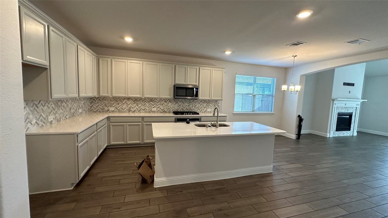 406 Parkford Dr - Photo 6 of 24
