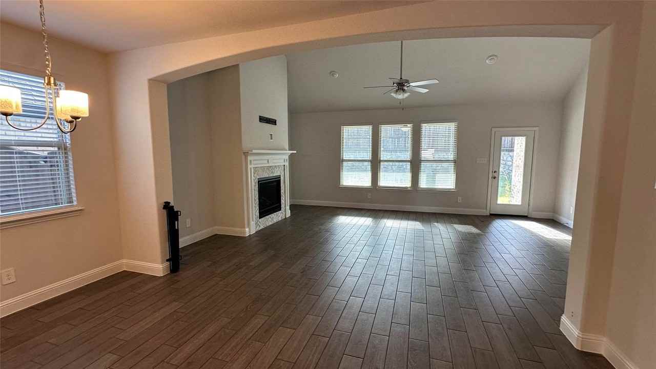 406 Parkford Dr - Photo 7 of 24