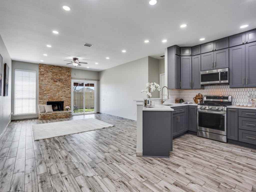 220 Peach Tree Dr - Photo 6 of 16